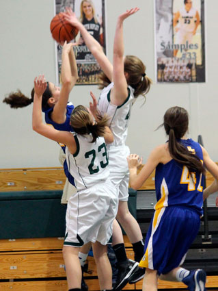 Lady Raiders vs Lady Shiners